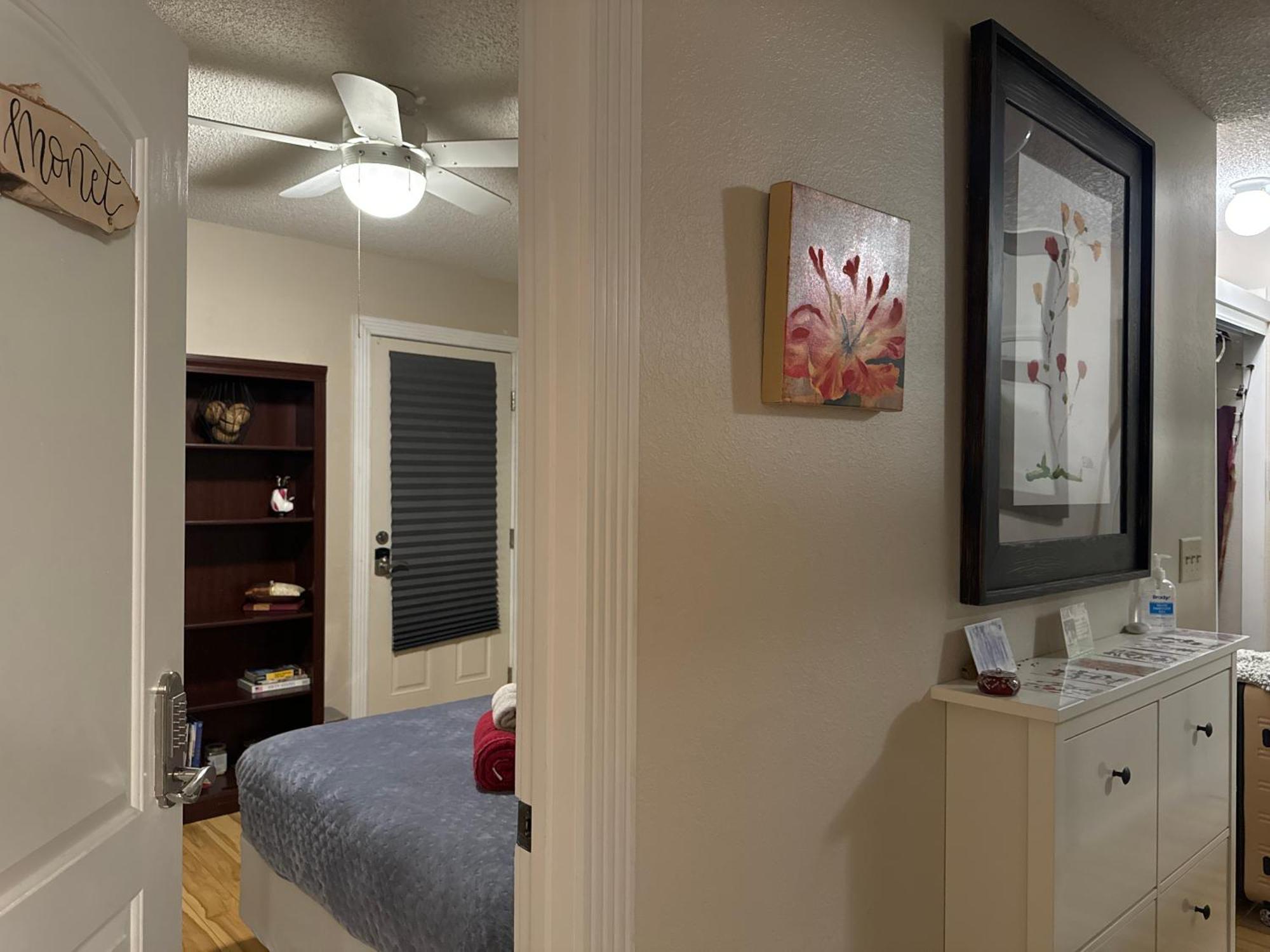 The Monet- One Bedroom With A Private Entrance - Shared Bathroom Séjour chez l'habitant Las Vegas