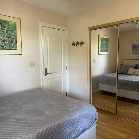 The Monet- One Bedroom With A Private Entrance - Shared Bathroom Las Vegas Exterior photo