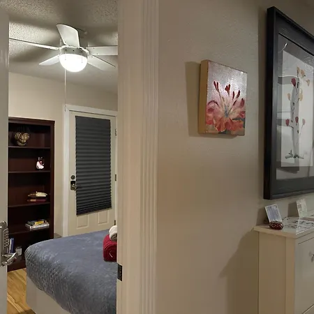 The Monet- One Bedroom With A Private Entrance - Shared Bathroom Las Vegas Exterior photo